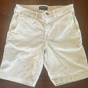 American Eagle Outfitters Men’s Light Khaki Flat Front Shorts